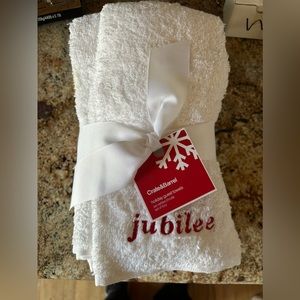 Christmas NWT Crate&Barrel white set of 4 hostess guest towels